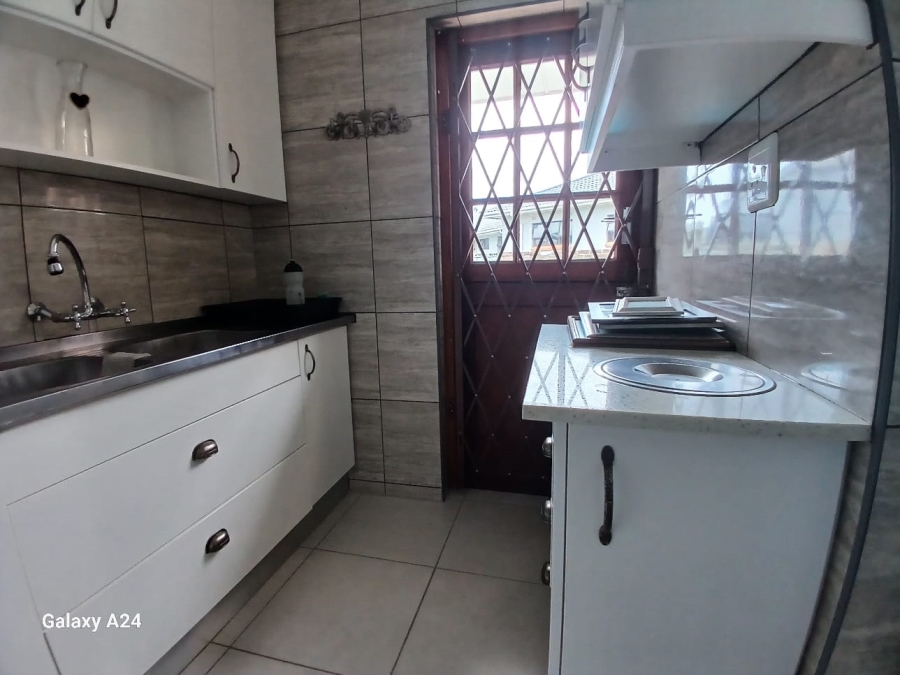 5 Bedroom Property for Sale in Beacon Bay Eastern Cape